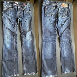 Elegant Boot Cut Jeans with Embroidered Pockets